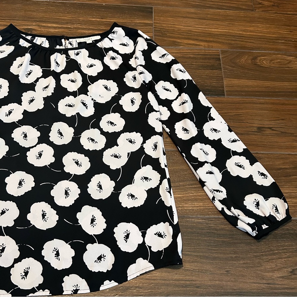 LOFT Women’s Long Sleeve Blouse Poppy Flower Medium Black Cream - Picture 5 of 9